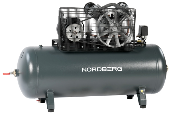 Компрессор поршневой с ременной передачей 380 В, ресивер 270 л, 880 л/мин NCP300/880
