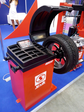 Балансировочный стенд колес автомобиля SIVIK СБМК-60 START