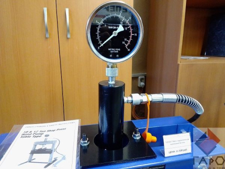 Пресс гаражный настольный на 10 тн 0500-1