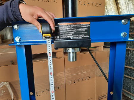 Пресс гидравлический ручной/ножной с подвижным штоком на 20 тонн 0500F-3