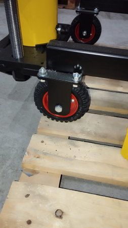 Выпрессовщик шкворней грузовых автомобилей на тележке ТТН-101П