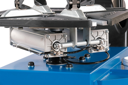 Станок шиномонтажный автомат, двухскоростной, стол с накладками, 380 В, синий 4641ID