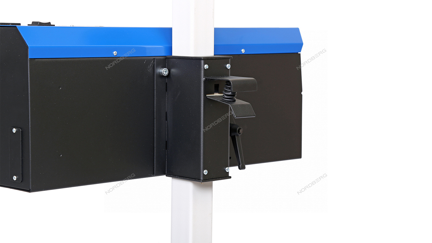 Устройство для проверки и регулировки света фар NTF2