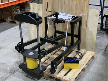 Выпрессовщик шкворней грузовых автомобилей на тележке ТТН-101П