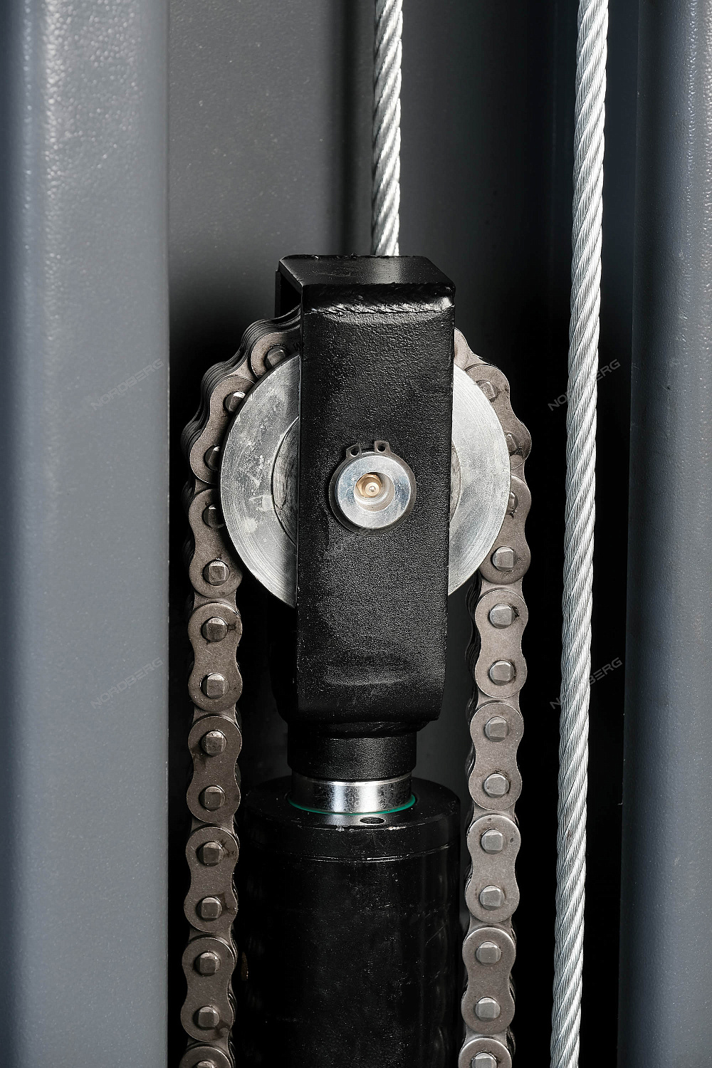 Подъемник 380V 2х стоечный 4,5т NORDBERG N4124AM-4,5G (серый)